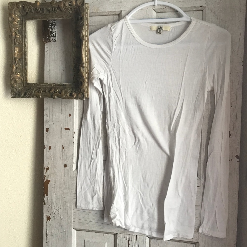 Long sleeve light shirt